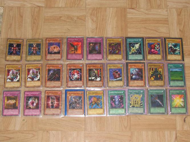 138 Yu-Gi-Oh! Cards