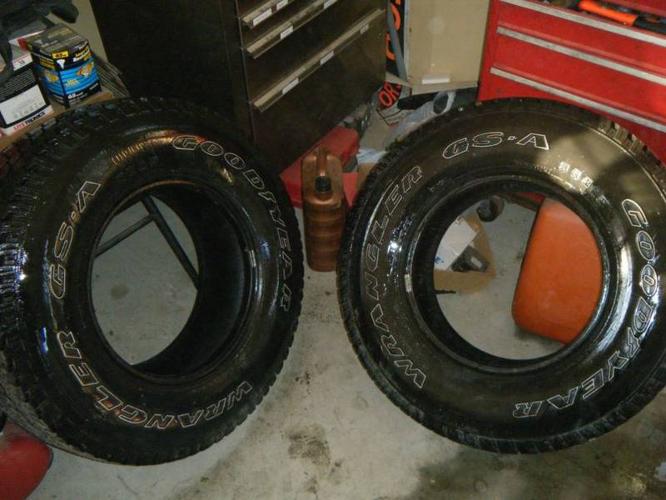 2 Goodyear GS-A tires 85-90%
