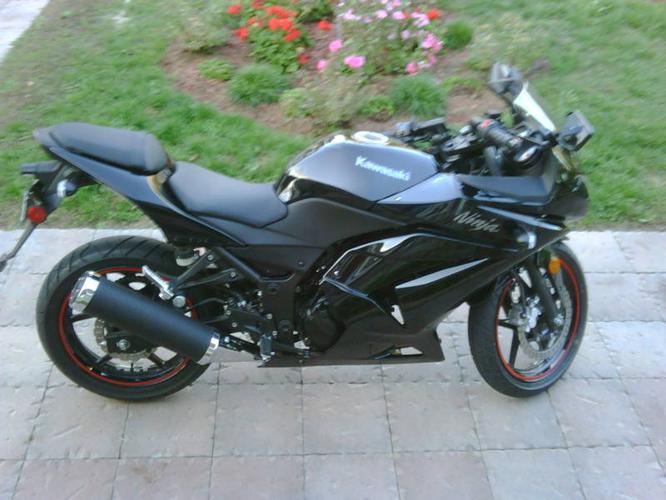 2011 Kawasaki Ninja $4500 or trade