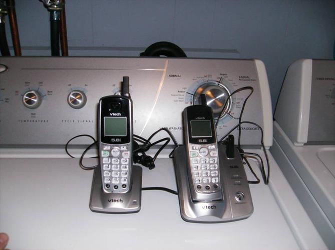 3 Cordless phones