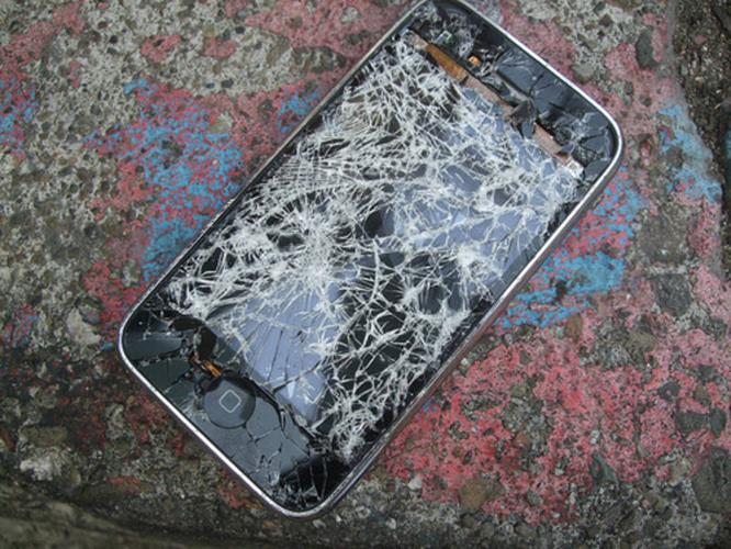 Cash 4:Water Damaged/Cracked iPad/iPhone 4 3G/3Gs,blackberry9900