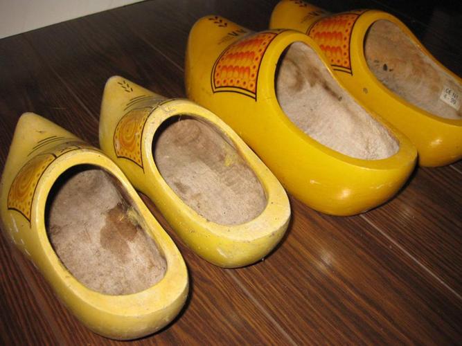 Elegant! Dutch wooden shoes, originals