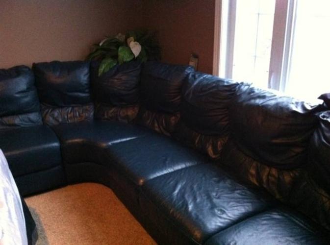 FULL LEATHER SECTIONAL SOFA