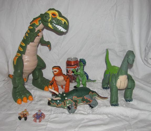 Imaginext Dinosaurs Lot - T Rex, Cavemen, Bronto, Triceratops +