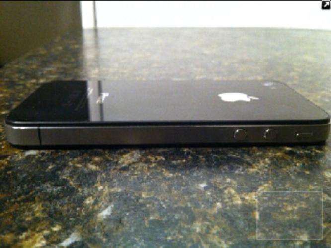 iPhone4 -32GB-Black/Rogers