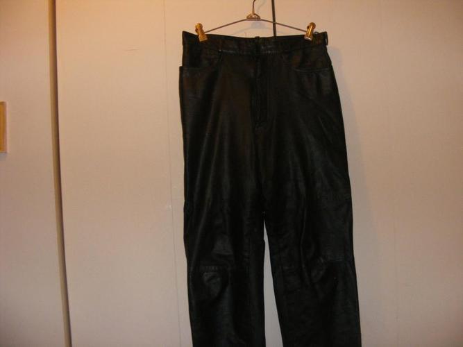 Leather motorcycle riding pants