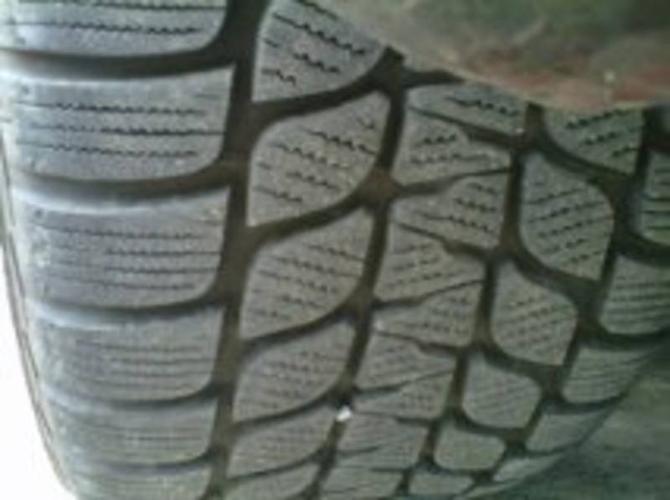 P255/40R18 Bridgestone Blizzaks with 85%+ tread