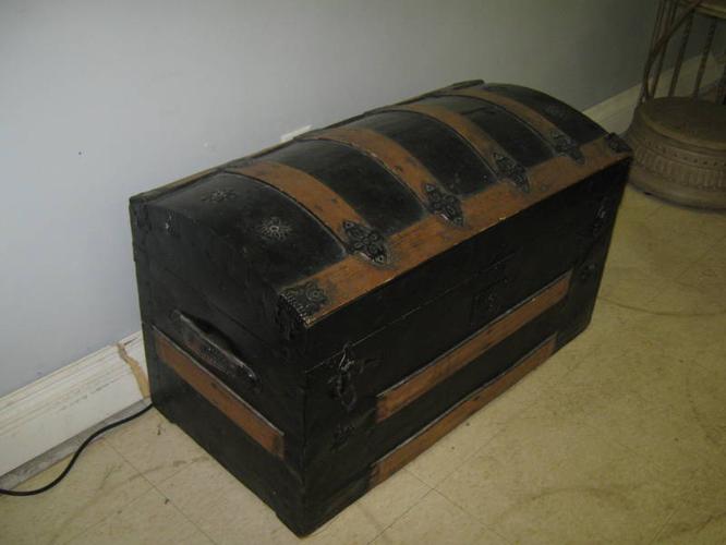 pirates chest/ storage trunk