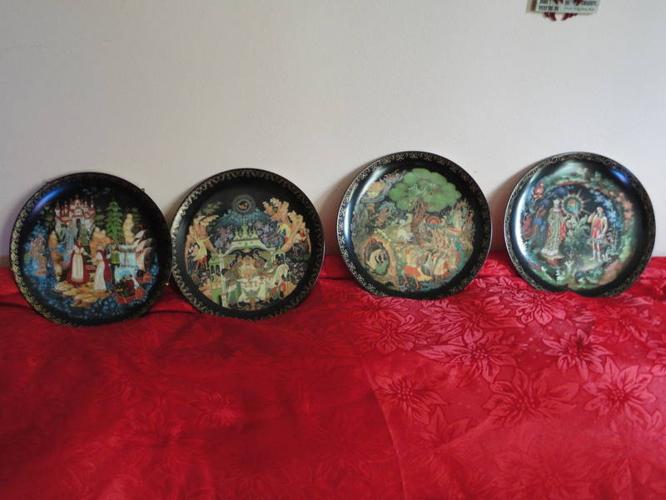 Russian collectable plates