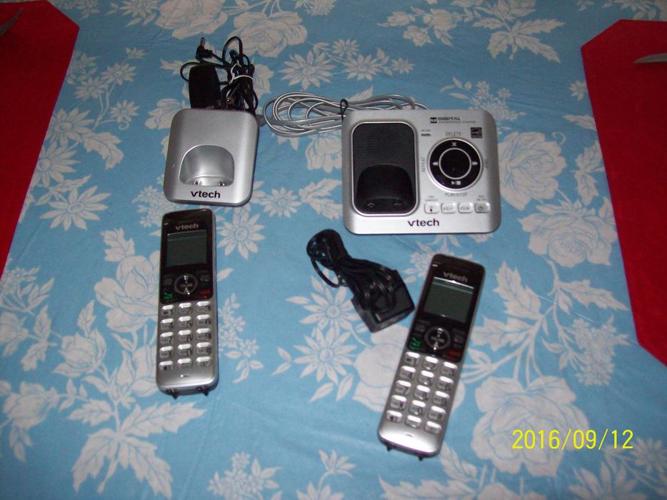 V-TECH  PHONES/ ANSWERING MACHINE