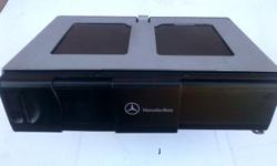 YOU ARE PURCHASING A LIKE NEW MERCEDES BENZ 2005 OEM R230 SL65 AMG. 6 CD CHANGER AND CARTRIDGE IN PERFECT WORKING ORDER AND CONDITION.
COMES COMPLETE WITH BRACKET MOUNT IN SUPPORT.
PART# A2208274642
WILL FIT ALL MERCEDES BENZ R230 2003-2011
SL500 SL550