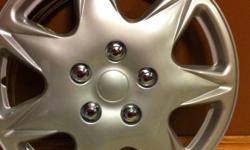 Set of 4 (16 inch) 5 stud wheel covers. designed to fit steel rims. Aftermarket brand new in box.
This ad was posted with the Kijiji Classifieds app.