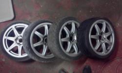 Im selling a set of 4  17"Rims,
2 of the tires on the rims are in ok shape, other 2 are flat.
center caps are missing.
$250 obo