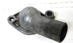 1967 68 69 Chevy Camaro Chevelle Corvette Thermostat Housing # 3877660
Original thermostat housing water neck fit all small block Chevys and big block Chevys from 1965 to 1975, housing number GM 3877660 in good condition no damage, natural aluminum finish