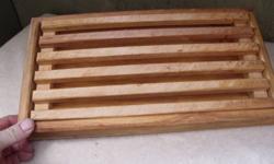 HAS GRATE SO CRUMBS FALL INTO BOX SOLID WOOD HANDMADE ITALY.