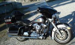 1989 Harley Davidson Electra Glide Classic, lots of chrome, well maintained,runs excellent. Full touring package and many Harley Davidson extras, plus a custom Mustang seat, new Hooker tune flow exhaust for an awesome sound.
This bike has the highly