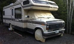 Beautiful Motorhome!Triple E Made in Canada. Chassis is a Ford Econoline 460. 87km.
 
-Real oak finishing throughout
-Full dinette (converts into bed)
-Full bed above chassis, with ladder
-Built in bar
-Corner Kitchen
-Four Burner Stove/Oven
-NorCool Full