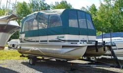 2002 Princecraft Vantage 20 Pontoon for Sale
This 20' Princecraft Vantage pontoon boat is powered by Mercury 50hp Bigfoot motor. Bench seating for 10, large table, sink, the front benches converts to a large louger, port-a-potty, depth finder, stereo, and