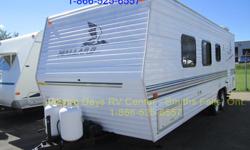 2004 Fleetwood Mallard 25J travel trailer for sale. This unit is 25' long, in very good condition and has an approximate dry weight of 4,500 lbs.
Features include:
- Sleeps up to six - front queen bed, and dinette and couch convert to beds
- Kitchen