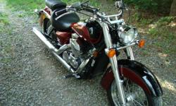 2005 Honda Shadow Aero
23 785 kms
Two-tone paint - black and burgundy
Liquid cooled, shaft drive
Low maintenance bike, good condition
Oil change and MVI done in May 2011, very rarely driven since June 1, 2011
Runs well but may need new battery, willing to