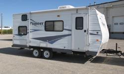 2006 Fleetwood Pioneer 180ck for sale.
This trailer is very clean and has been well taken care of.
Original Owner, bought new from a dealership.
Everything is in perfect working condition.
-sleeps up to 6 people
-master bed comes with a aftermarket Pillow