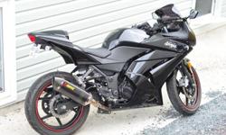 Awesome well cared for Ninja 250R
great for learners or seasoned veterans, cheap on insurance and gas
yet awesome handling and performance, Theres a reason its Kawasaki's #1 selling bike!
approx 3500 km
with lots of awesome accessories
Akrapovic carbon