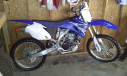 Showroom condition 2009 Yamaha yz250f dirt bike for sale.
Purchased brand new in 2010, only ridden for one summer and is in mint condition.
The bike includes:
-brand new back tire
-brand new back sprocket
-brand new stock blue plastics not on bike yet
The