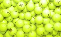 I have 24 coloured golf balls.
Lots of yellow
They are in very good condition. Only 10$
