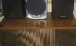 Great sound, excellent condition, we need to down size
excepting offers
