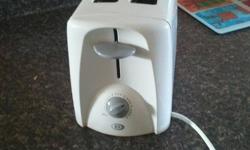 2 slice toaster, no need for it anymore...$5
