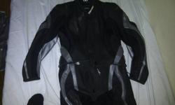 Ladies venom suit. Size 10 regular length
Removable armor at shoulders spine elbows knees
Detachable pucks on legs
Not even broken in
Comfort collar
Curved arms for more comfort
Made of extremely sturdy goat skin
Mostly black silver/grey accents
Email for