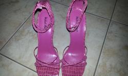 "Michael Antonio" High Heels.
The latest fashion trends and elegant style.
Brand new; never worn.
Size: 7 1/2.
Color: Pink.
$45 OBO.
Please view my other ads.