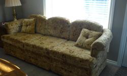3 Seater Couch
Beiges and Browns (Floral design)
Clean non-smoking and no pet home.
Very good condition.