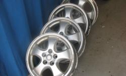 (4) Excellent 16 inch  Ford OEM Alloy Wheels
 
Fits most 2001 to 2009 Ford "5  bolt"  car and van products.
 
As well as other makes.
 
Accepts 205 through 225 60R 16 Tires.
 
103 mm Bolt Pattern from one hole to the second next...center to center
 
Do