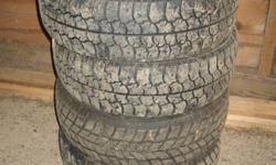 Qty 4
P185 65 R14 studded winter tires
2 are Wintertrax
2 are Kingstar
mounted on metal, 5 hole metal rims