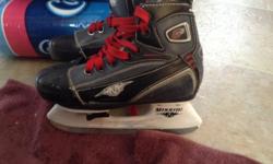 These skates will last you 3-4 yrs
Adjustable from size 13-3 youth
Great for hockey or ringettes
Or just a skate on the canal
Marc 613-889-9768
Can deliver from renfrew,Arnprior to carp,Kanata ,Bells Corners