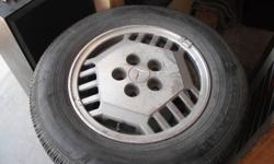 MARSHAL 791 TOURING A/S P185/70R13 85S
decent tread remaining- rims are 5 bolt
seem to be off a 82-85 toyota Camry, i belive the bolt pattern is 5x100mm
only $125 for all 4