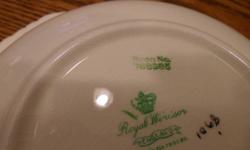 Royal Windsor Reg. No. 758985
4 dinner plates, 6 luncheon plates
6 soup bowls, 6 dessert dishes, 1 smaller dish,
2 serving bowls, 1 platter.
