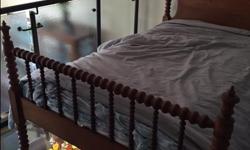 This bed uses a double IKEA mattress (bedding and mattress not included). Base frame recently refurbished and is solid.
Moving and no longer will have a second bedroom, so selling.
Price is firm.
Thanks!