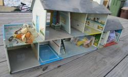 TIN DOLL HOUSE
IN GOOD SHAPE
SOME FURNITURE PIECES INSIDE ,BUT NOT TO SURE IF THEY GO WITH IT BUT GOING TOO.
$75.00 OBO
PLEAE CHECK OUT MY OTHER ADS