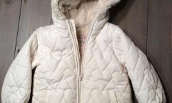 Beautiful coat, very warm and in excellent condition
Old Navy
Size 5T