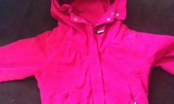 Pink size large thick winter jacket paid 200$ + one year ago
Size large but fits like a medium
This ad was posted with the Kijiji Classifieds app.