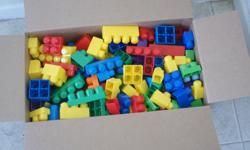 105 various sized Mega blocks bricks
See picture
Smoke and Pet Free home
Has been washed
Drop off possible
Make an offer please