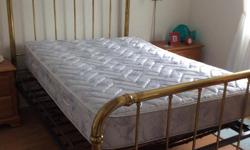 See pictures
Size:78.5"x54"
Includes bars
Spring
Double Mattress
Pick-up only