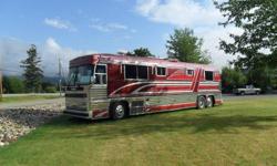 Bruce Coach Custom Coach Conversion
1991 total restoration and conversion from the ground up.
-New Skins
-Raised Roof
-1992 New Crate 8V92T Series Detroit Engine (Often Referred to as the "Silver Bullet")
-430 HP
-153,500 KM (96k Miles)
-New front end and