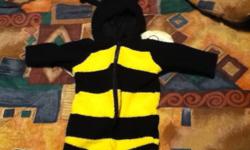 Bumble Bee Costume by Fuzzys
Size 0-6 months, one piece outfit, zipper done up on front, thin but very cute!
This ad was posted with the Kijiji Classifieds app.