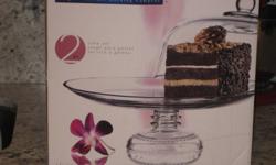 ANCHOR  Cake  set ,   Design  OLIVA  Brand new   Still on box
Must sell
416 756 9701