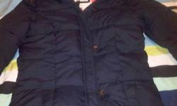 Navy Blue Mid Length Puffer Coat.
Size Medium
Only Worn less then 5 times
Too small for me, selling to get a larger size.
Similar to TNA coat
Original Price of $129.99