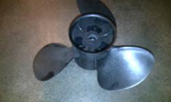 Brand new never used boat propeller, noted 15 X 19A size/pitch, three blade. Originally purchased for Bayliner 2755 Ciera Mercruiser 5.7 Litre I/O. Excellet light weight and durable with interchangable blades. Plesae contact for further details.