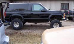 PARTING OUT THIS 1995 Yukon this a rust free truck I have BRAND NEW FRONT FENDER'S / NEW BUMPER'S NOT CHROME / NEW COWL HOOD / BRAND NEW TOYO OPEN COUNTRY MY TIRE'S 37X13.50X17 ON BRAND NEW RIMS  the truck had power everything call 519-818-6158
 
   RIMS